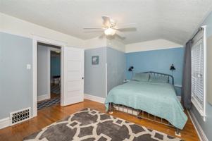 featured image of 920 N 13th Ave E