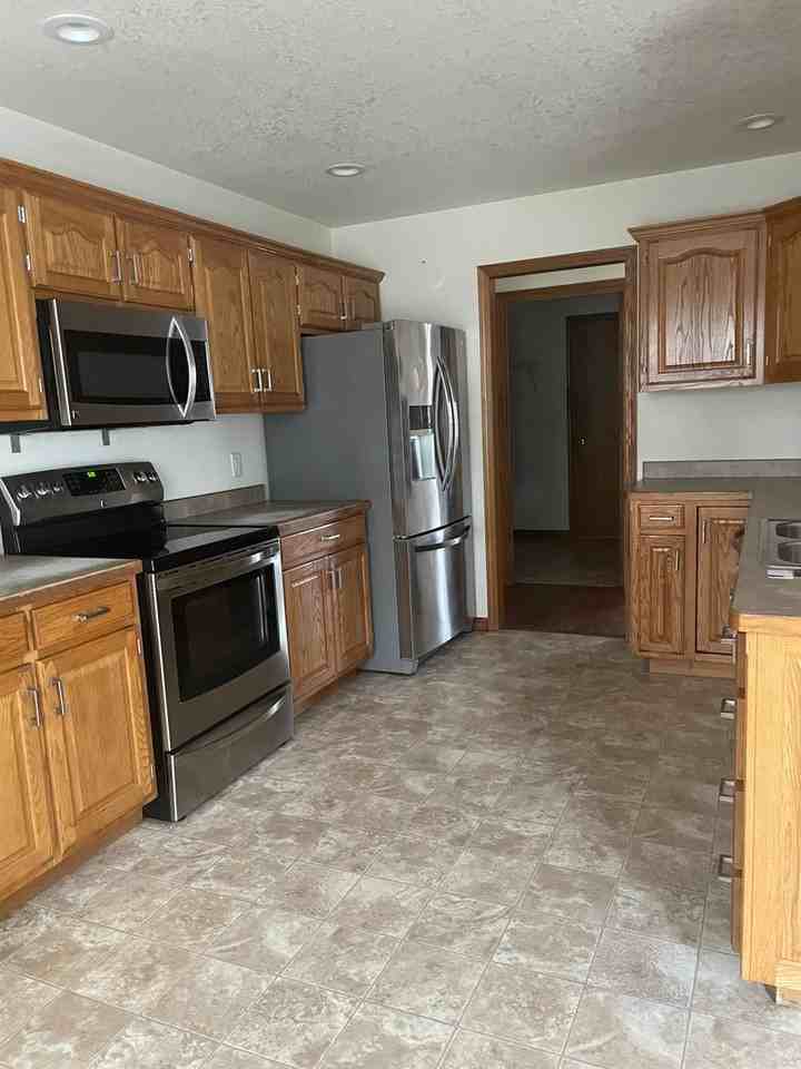 808 Sheridan St - Photo 4 of 15