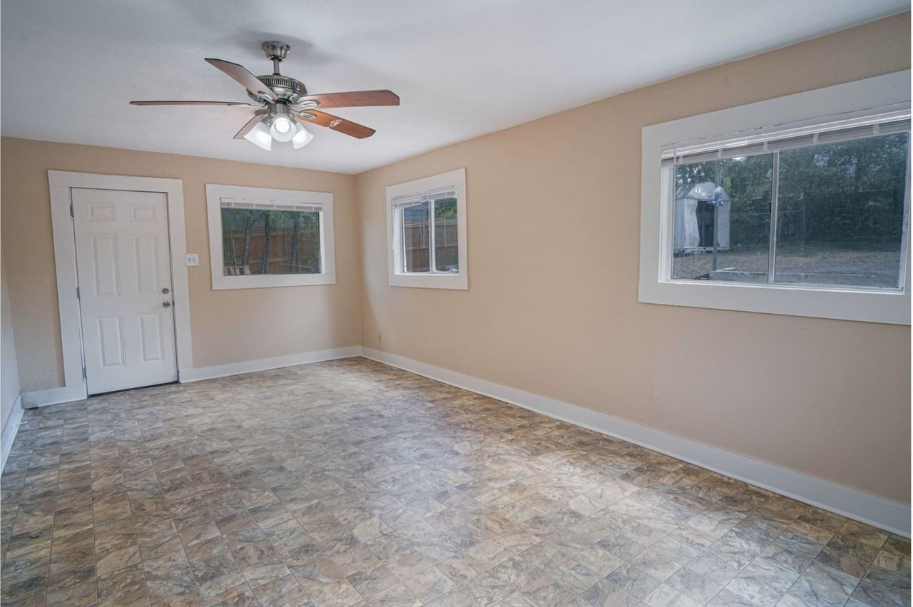 610 Belmont - Photo 5 of 17