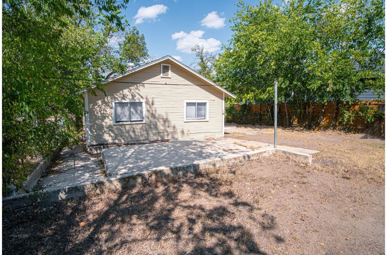 610 Belmont - Photo 4 of 17
