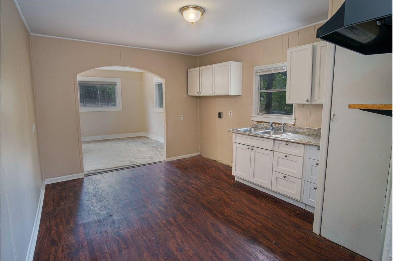 610 Belmont - Photo 2 of 17