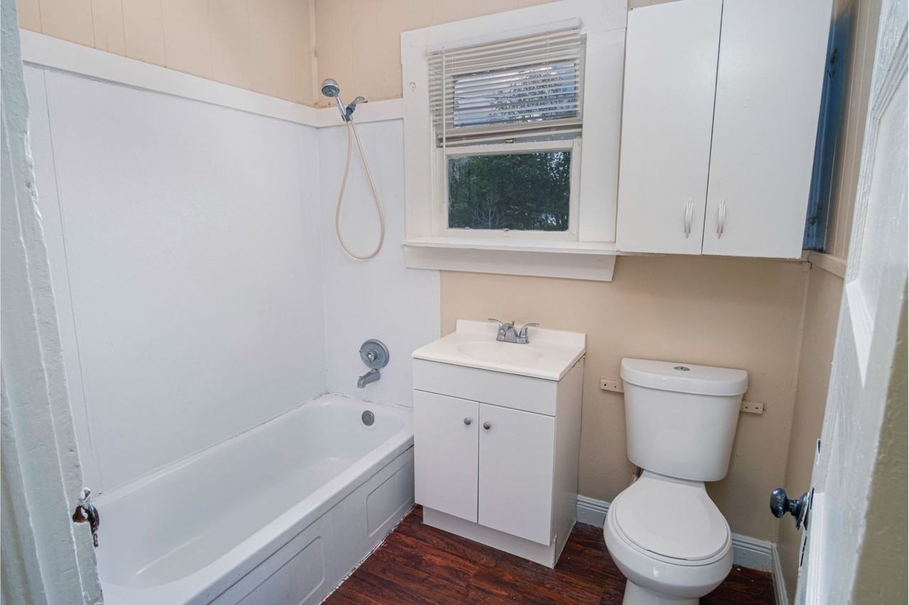 610 Belmont - Photo 3 of 17