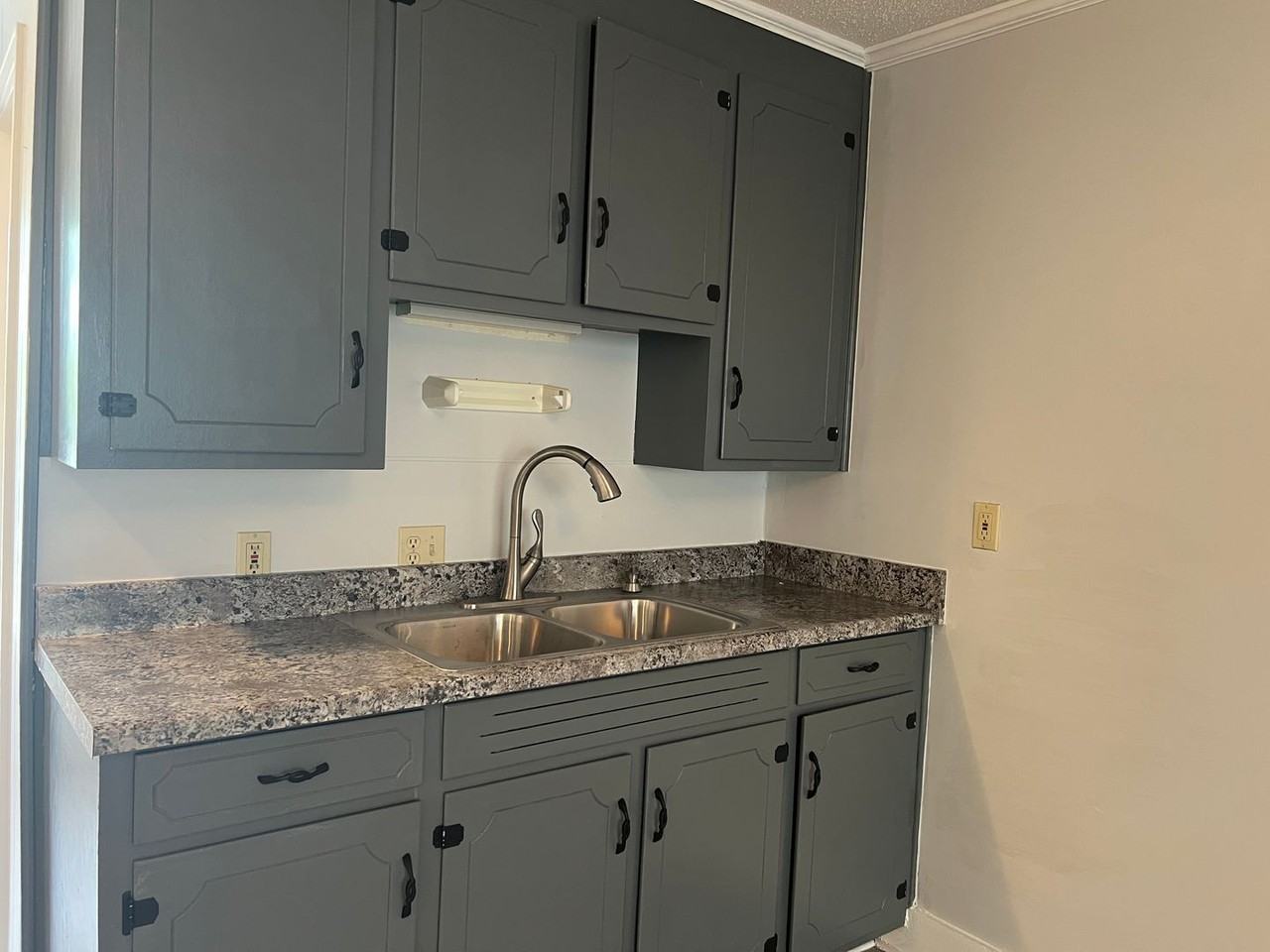 406 27th Ave S - Photo 5 of 15