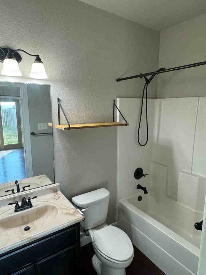 209 Walker Ln - Photo 5 of 11