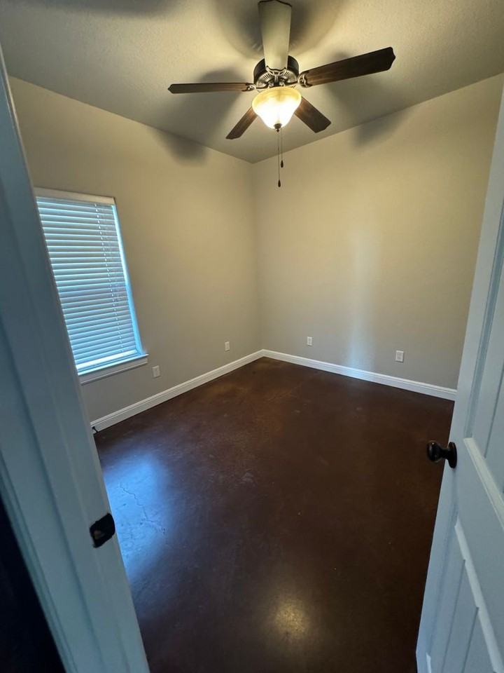 209 Walker Ln - Photo 6 of 11