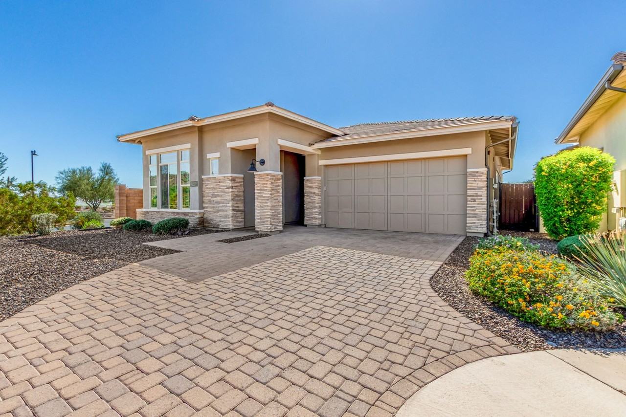 11905 W Creosote Dr - Photo 3 of 37