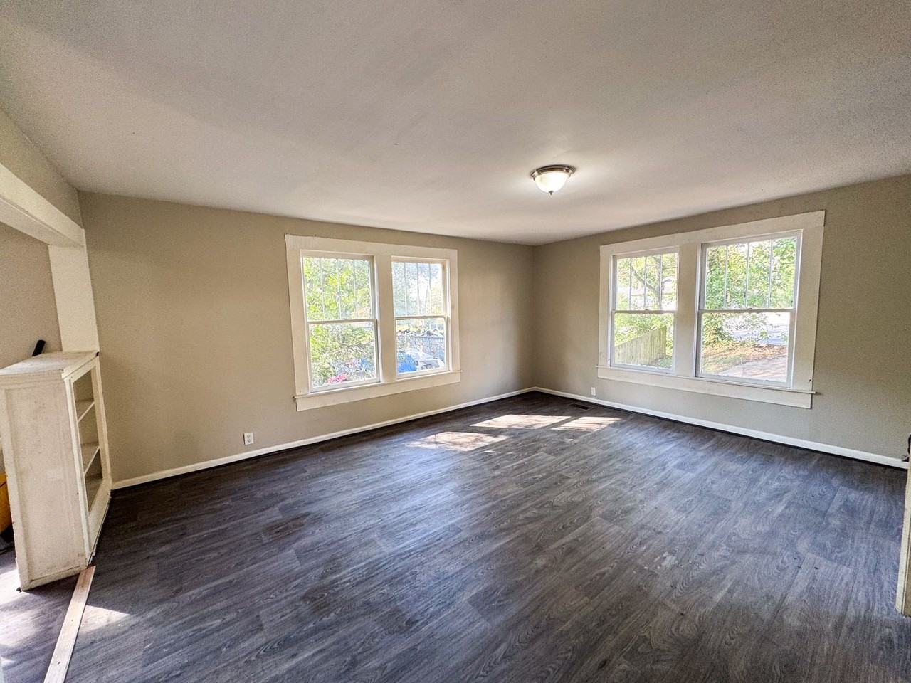 428 Rutledge Drive - Photo 2 of 6