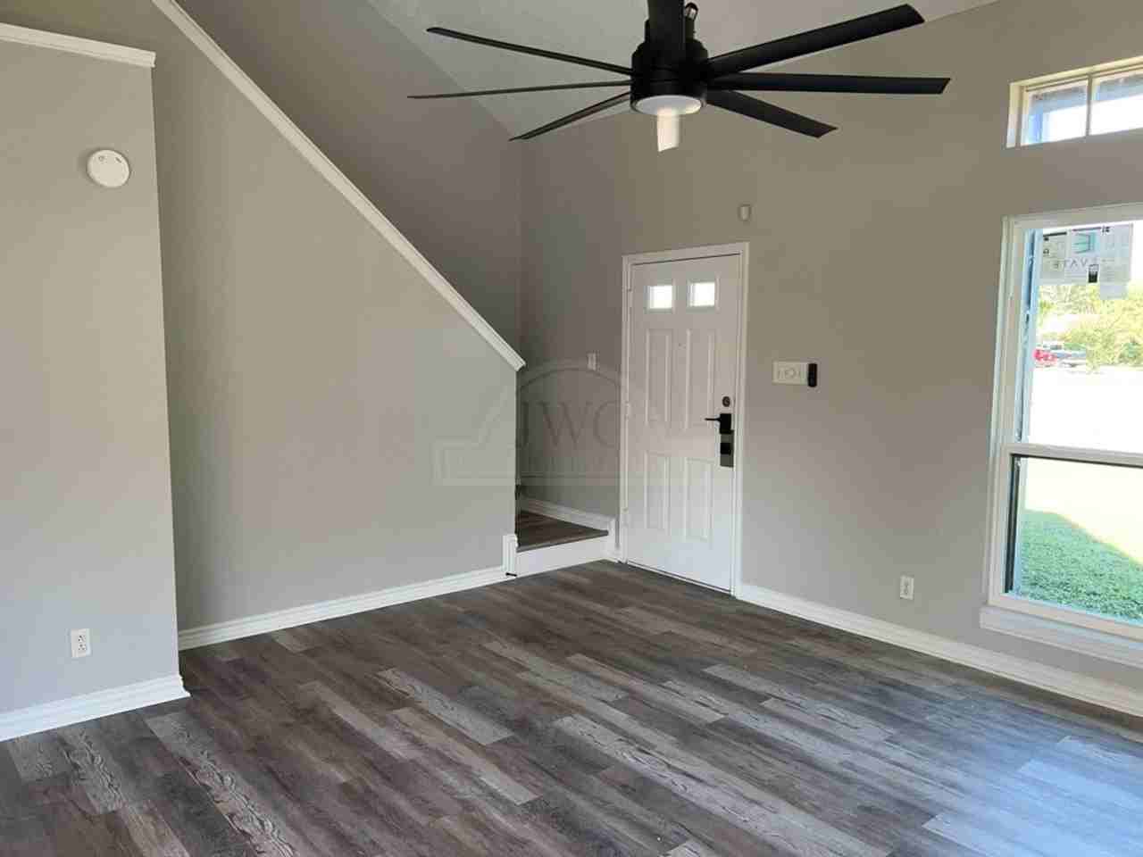 2802 Delta Cir - Photo 5 of 26