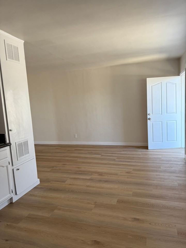 6101 Makee Avenue - Photo 3 of 15