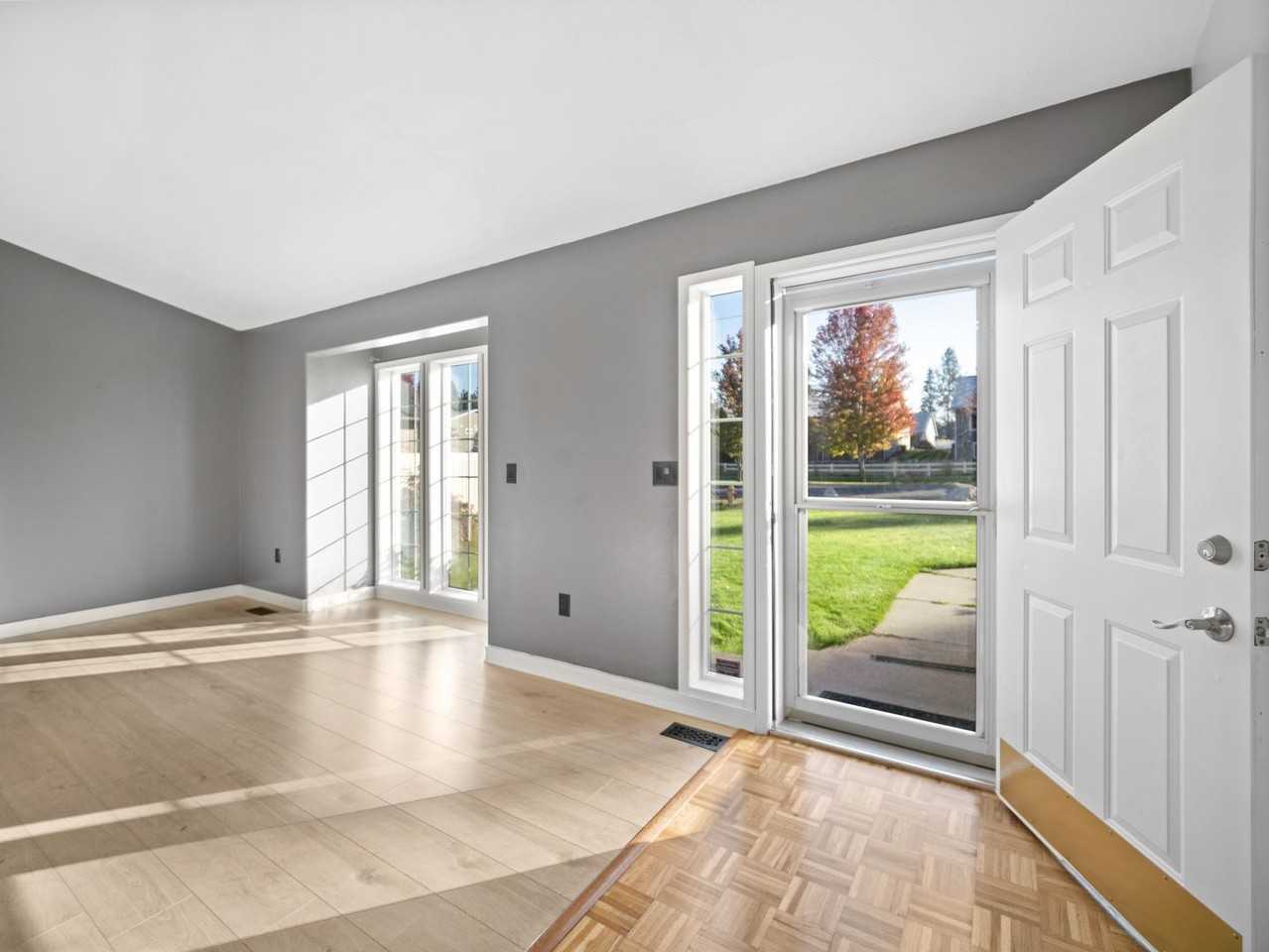 12703 N Perry St - Photo 3 of 45