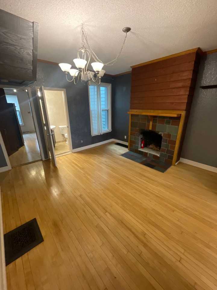 323 N 8th Ave W - Photo 4 of 26