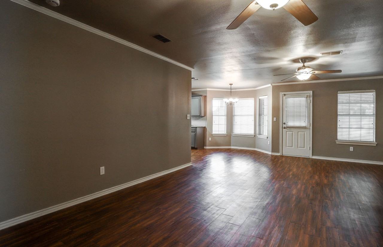 3001 Brittney Ln - Photo 4 of 12
