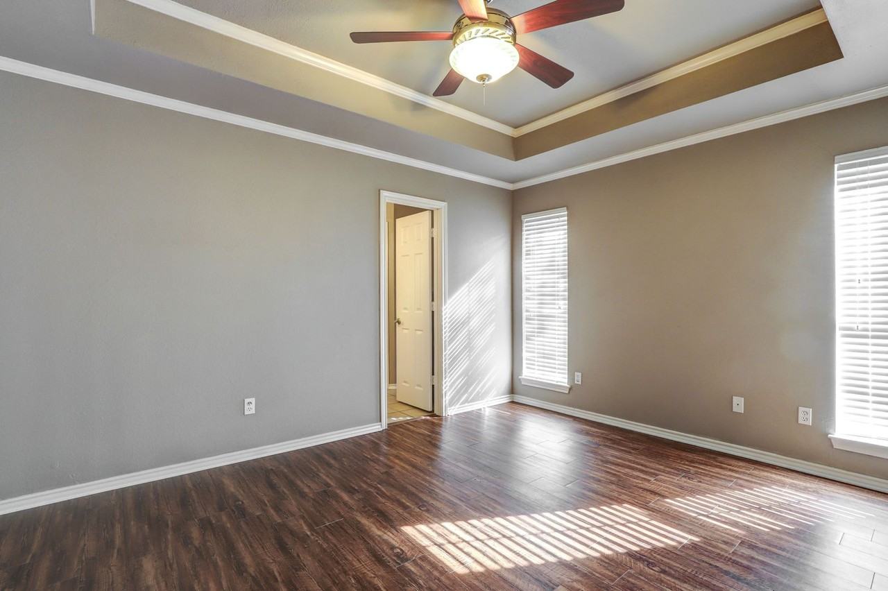 3001 Brittney Ln - Photo 5 of 12