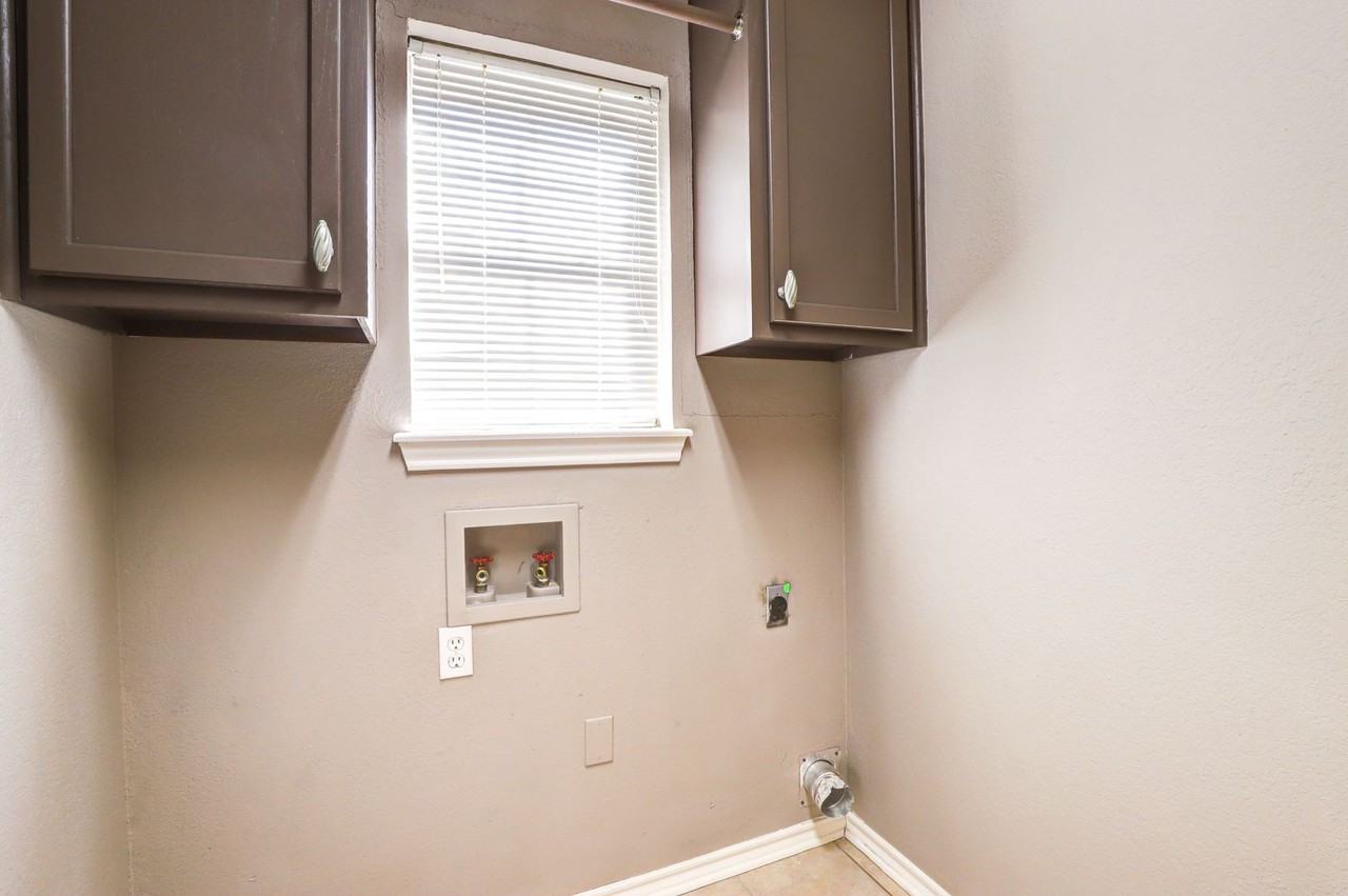 3001 Brittney Ln - Photo 7 of 12