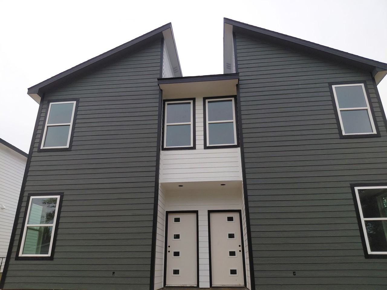 707/709 Maple - Photo 2 of 2