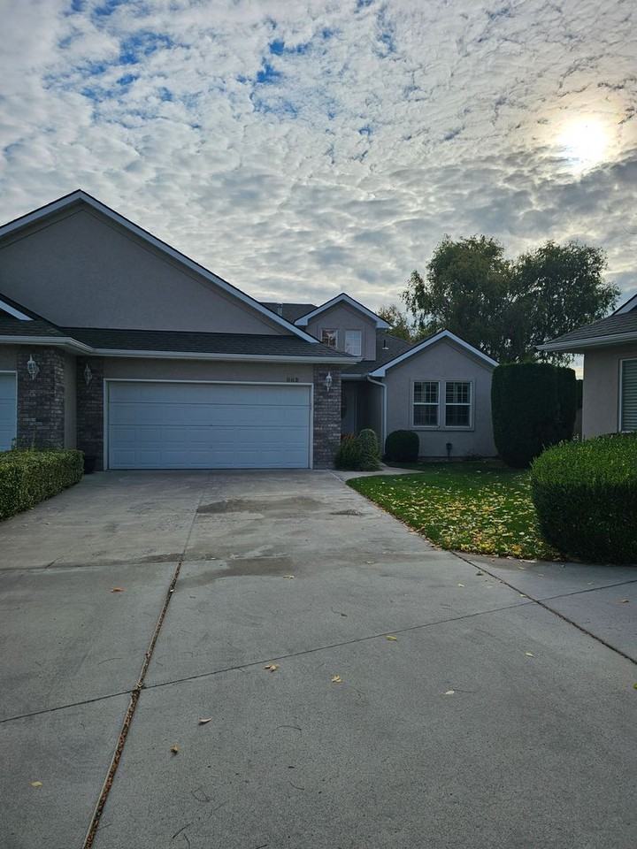 882 Canyon Park Ave - Photo 2 of 26