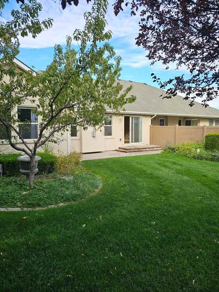 882 Canyon Park Ave - Photo 7 of 26