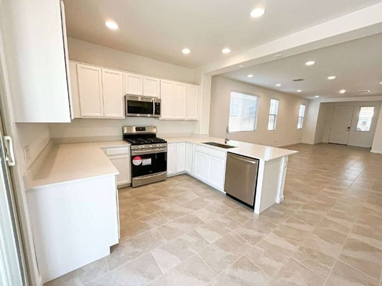 4439 N 94th Dr - Photo 6 of 10