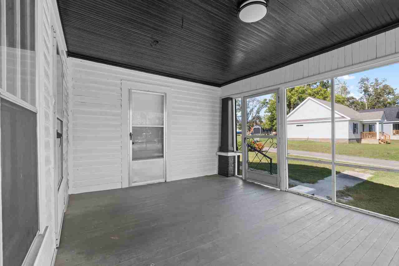 2 Finch St - Photo 6 of 26