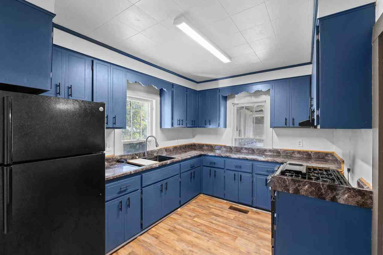 2 Finch St - Photo 3 of 26