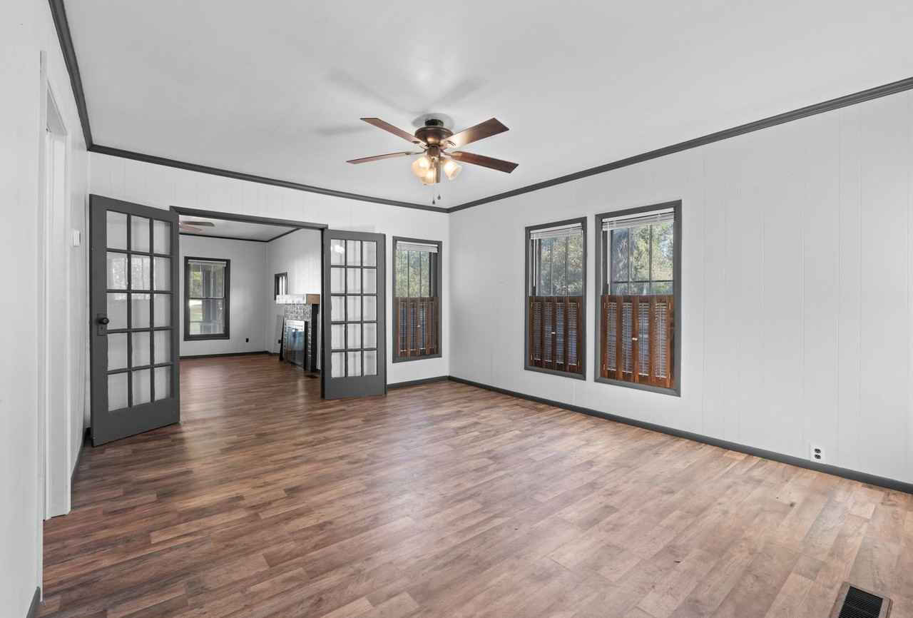 2 Finch St - Photo 4 of 26