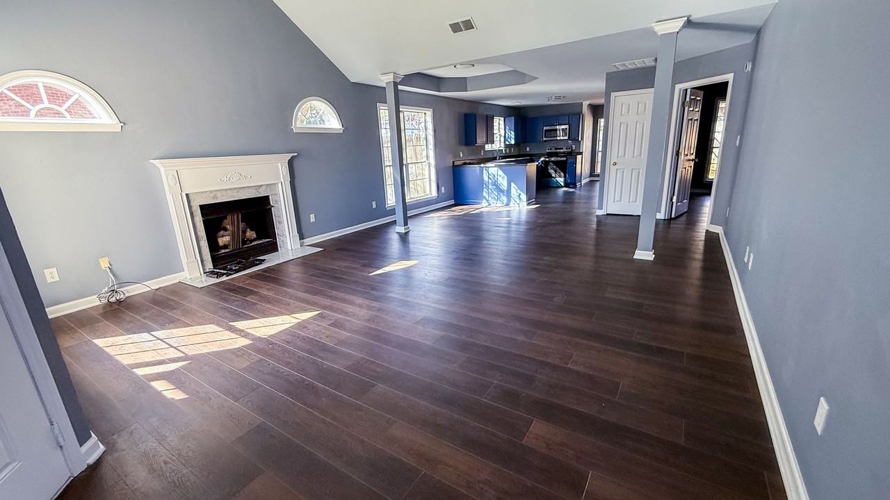 3006 Ashley Cir - Photo 4 of 9