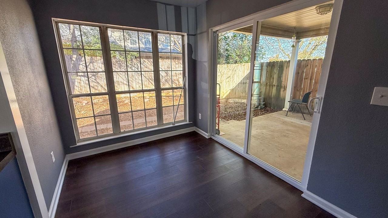 3006 Ashley Cir - Photo 5 of 9