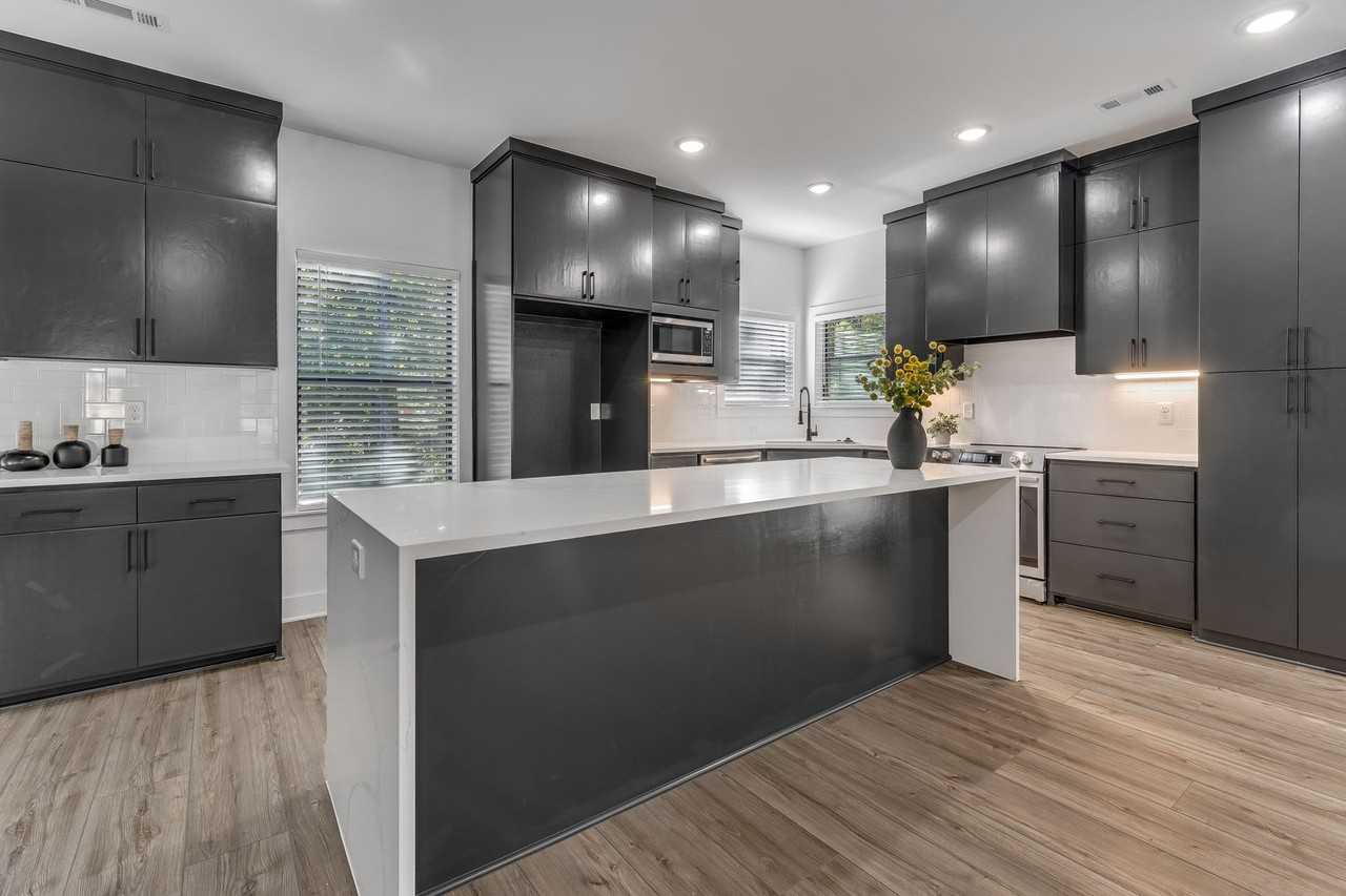 2 Clee Ln - Photo 5 of 20