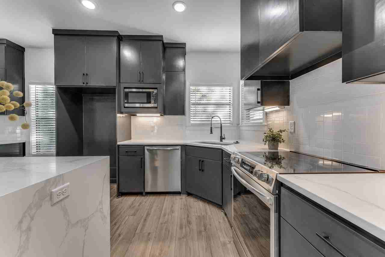 2 Clee Ln - Photo 7 of 20