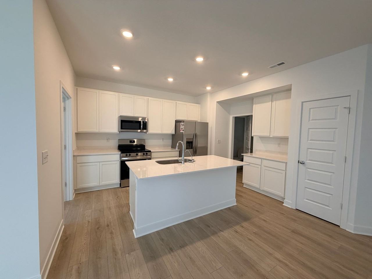 7657 Marin Parkway - Photo 6 of 30