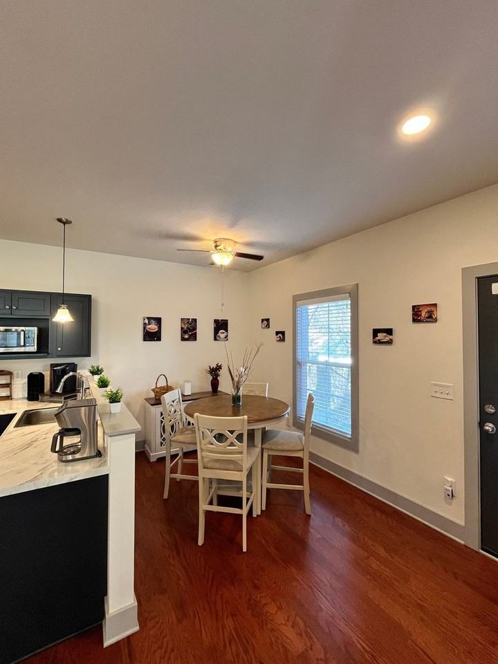 420 Veritas Street - Photo 4 of 19