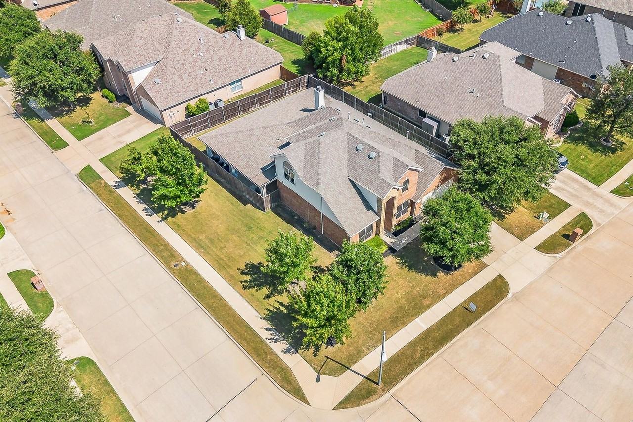 713 Cross Meadow Blvd - Photo 3 of 40