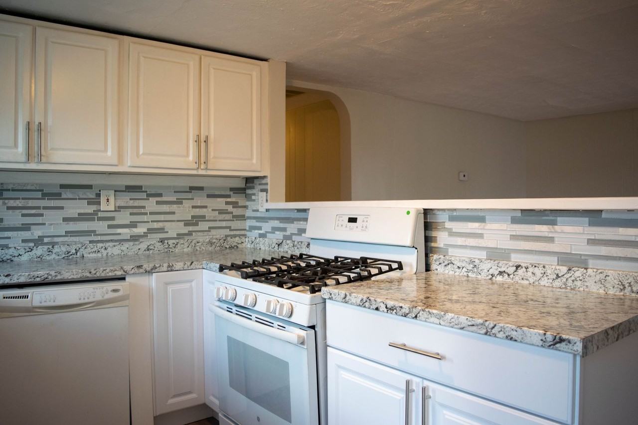 25 S End Rd - Photo 4 of 16