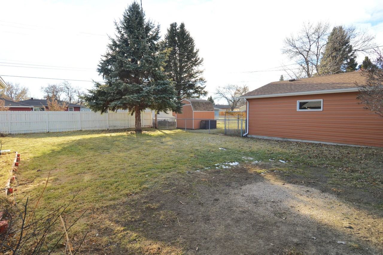 1911 21st Avenue South - Photo 4 of 35