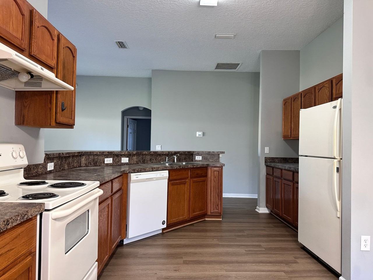 2786 Cross Creek Dr - Photo 4 of 18