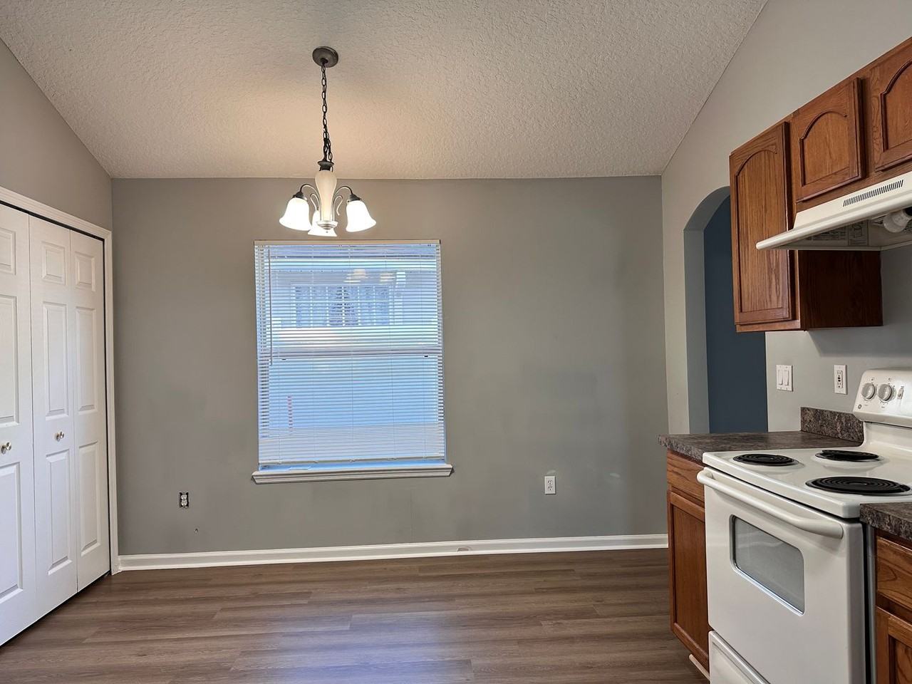 2786 Cross Creek Dr - Photo 5 of 18