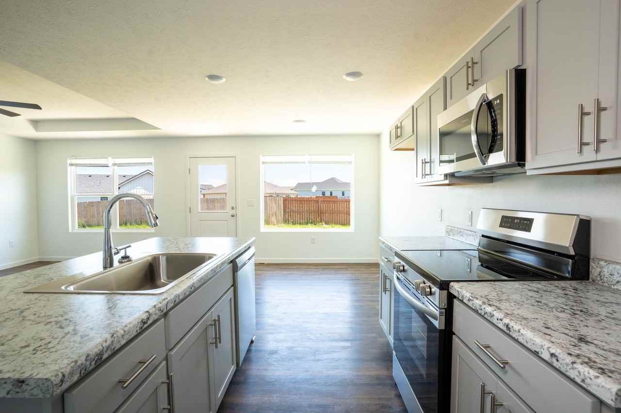 2205 Durango Dr - Photo 4 of 29