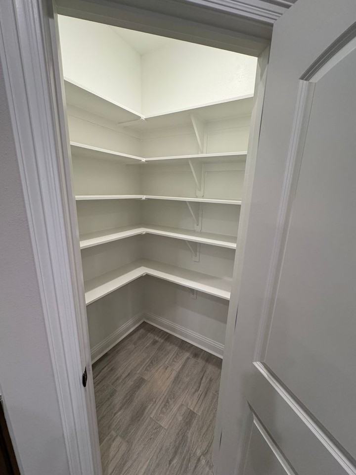 305 Hendry Drive - Photo 7 of 36