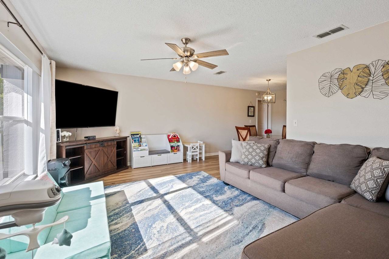 13517 Coronado Dr - Photo 5 of 33