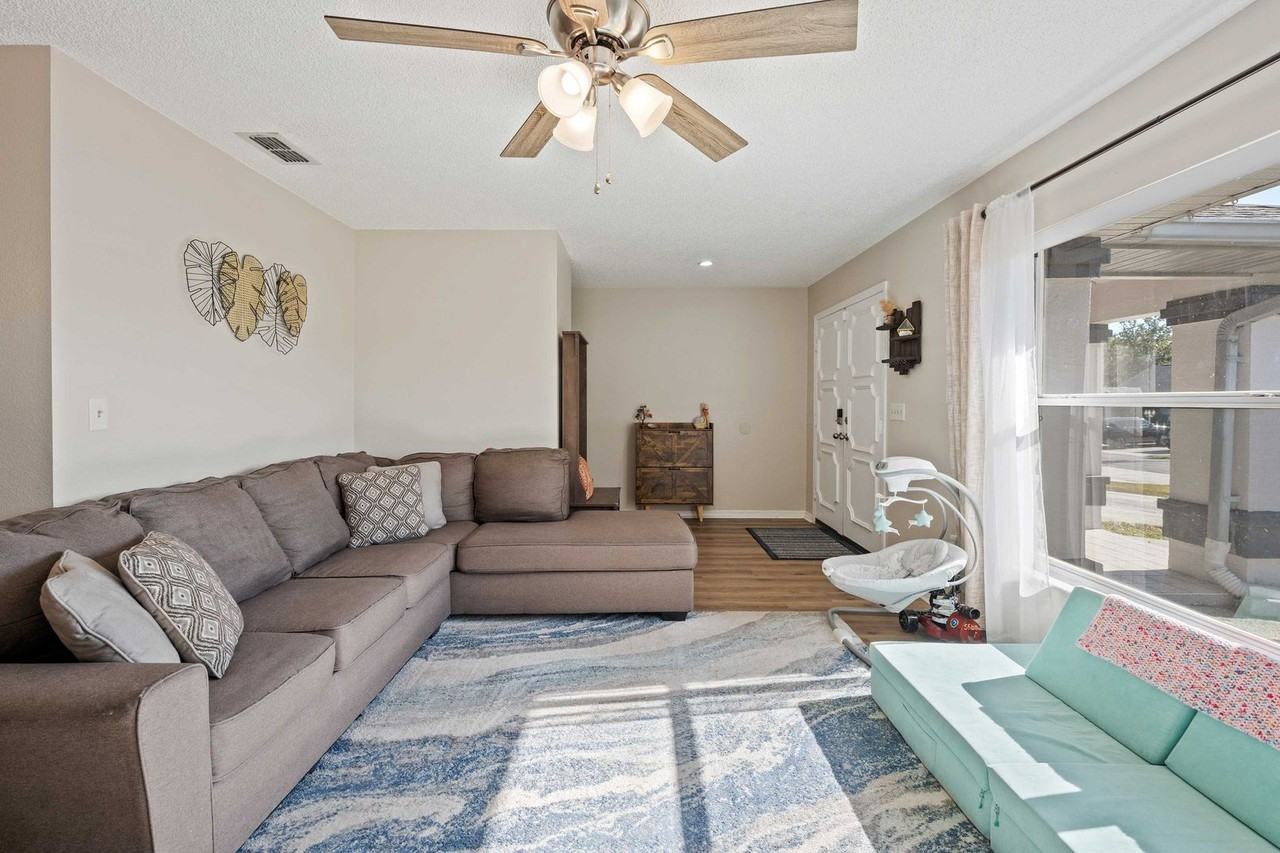 13517 Coronado Dr - Photo 6 of 33