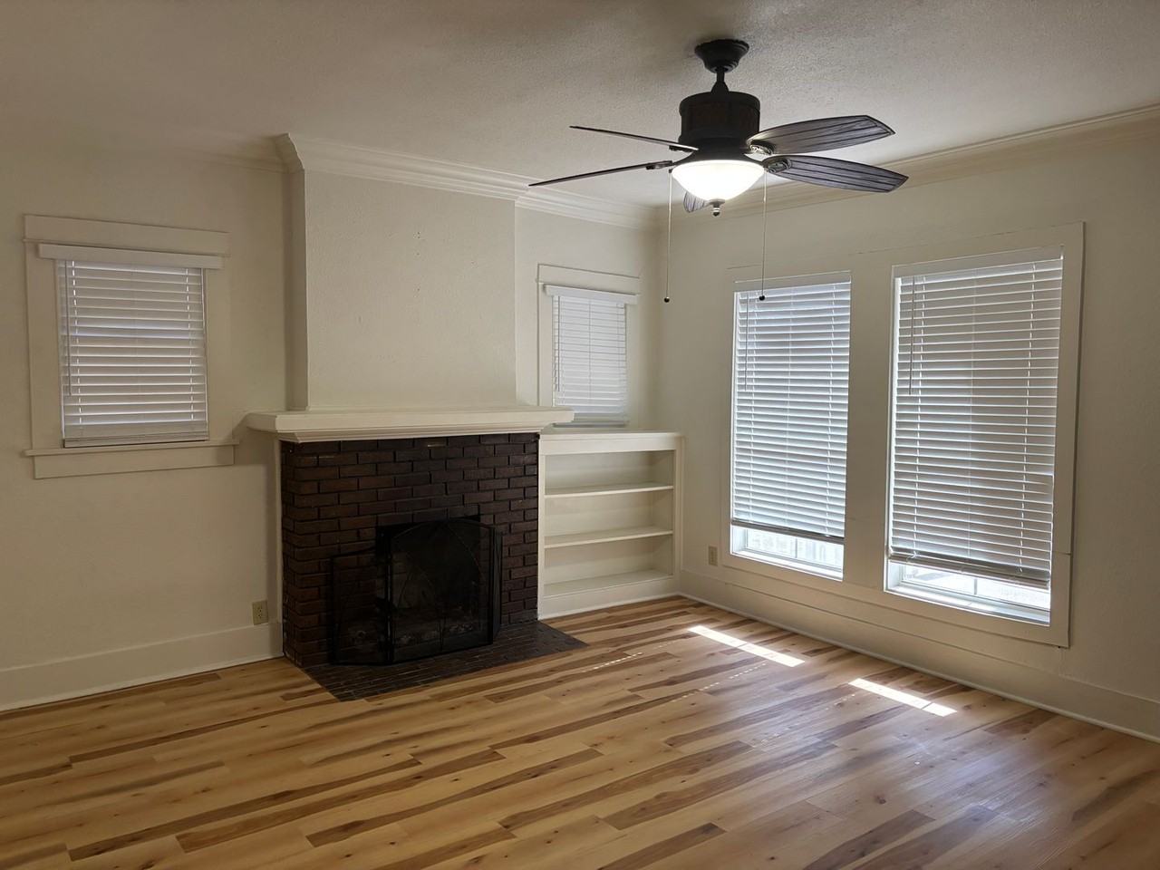 817 W Fischer St - Photo 2 of 10