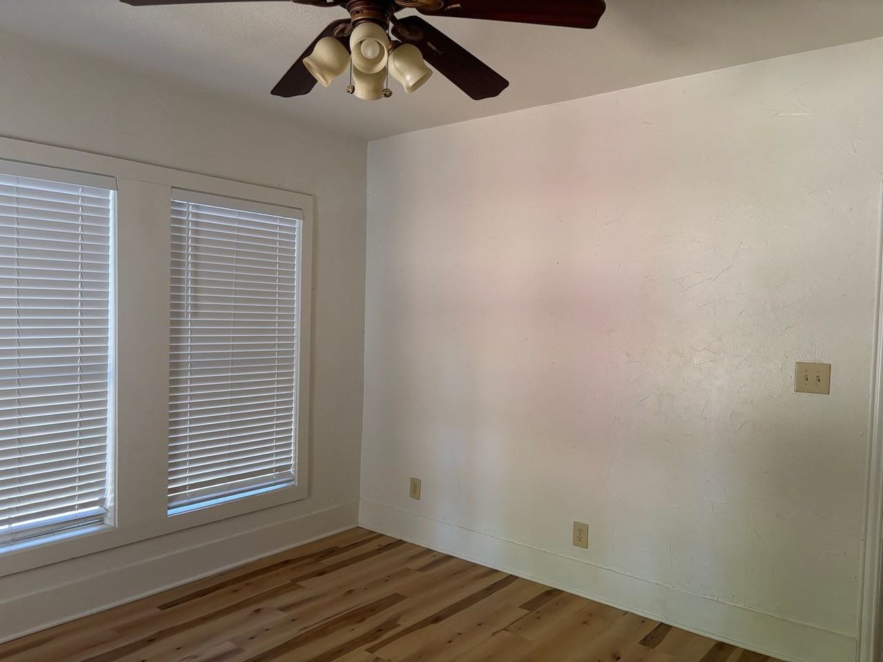 817 W Fischer St - Photo 5 of 10