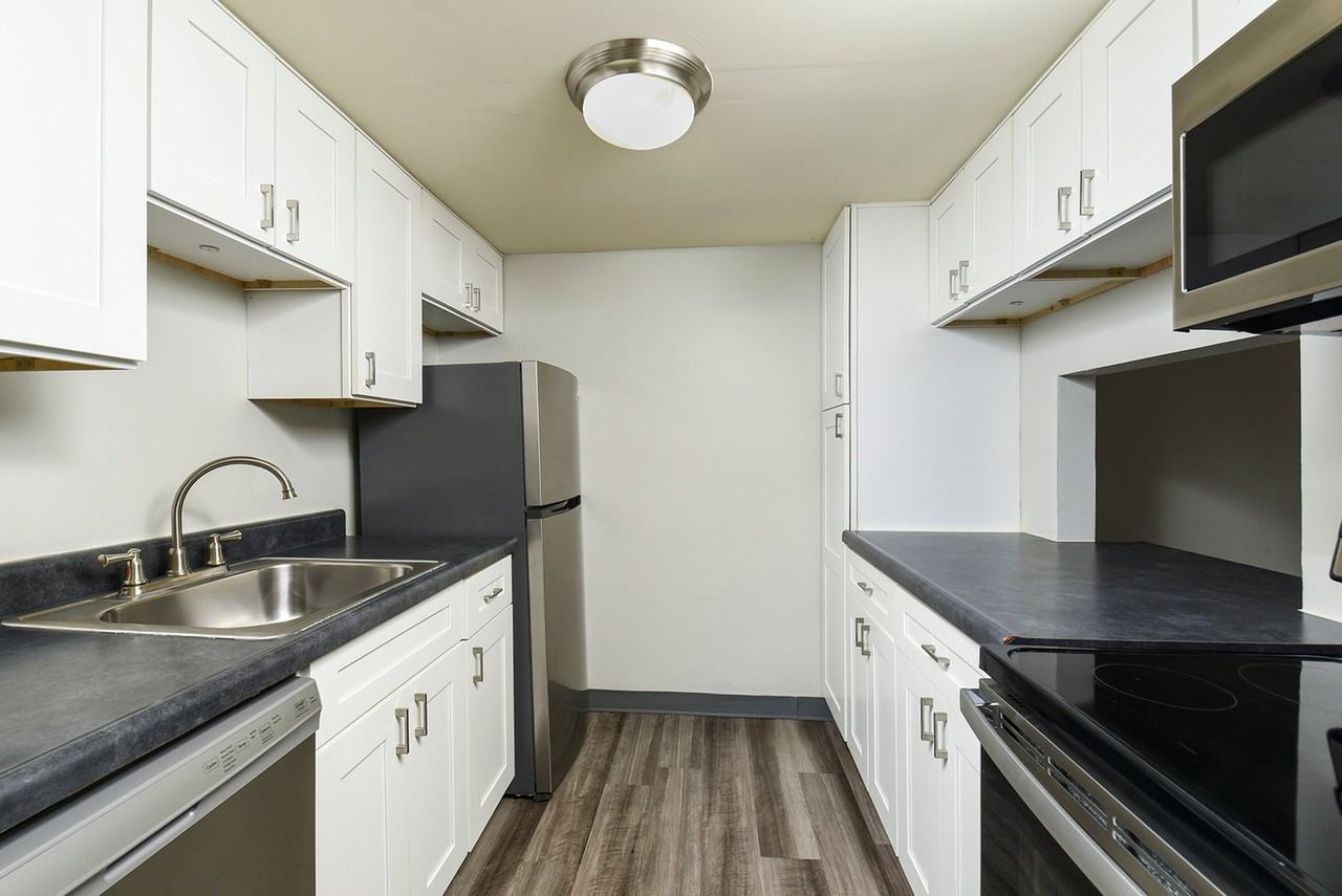 Stonecliffe - Photo 6 of 39