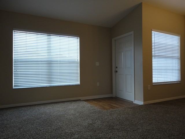 7703 Merchantville Cir - Photo 2 of 10