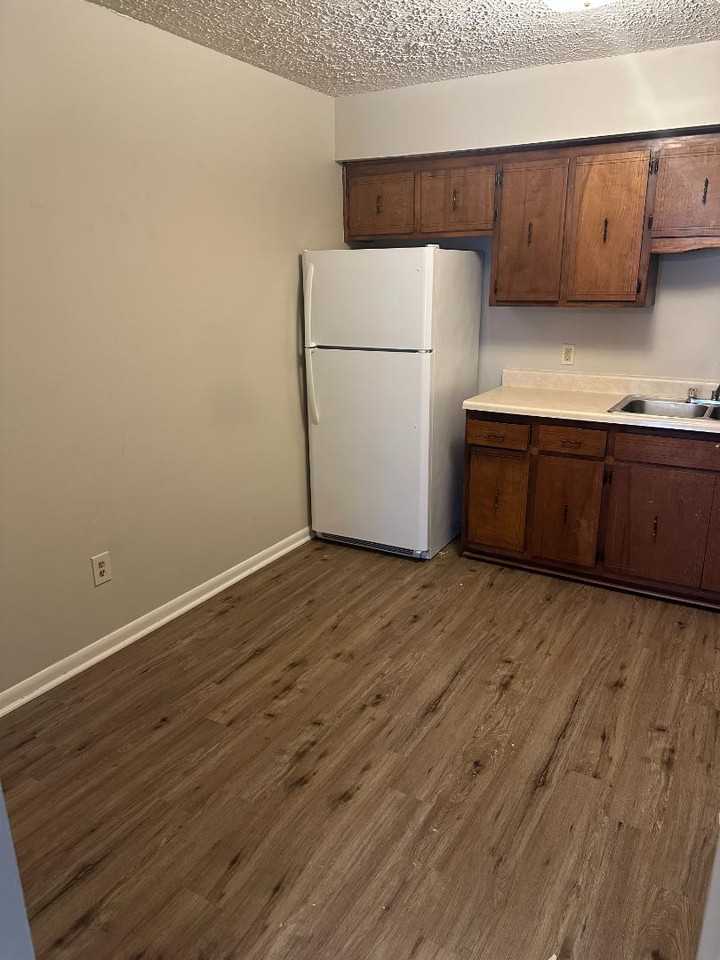 129 Grande Ave Apt 7 - Photo 3 of 10