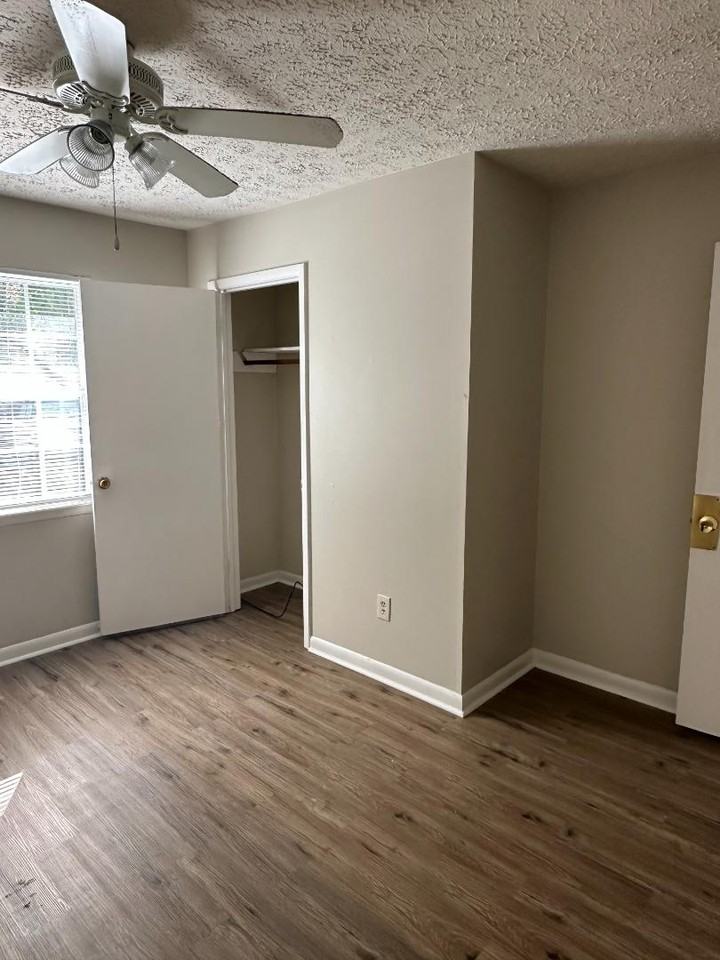 129 Grande Ave Apt 7 - Photo 4 of 9