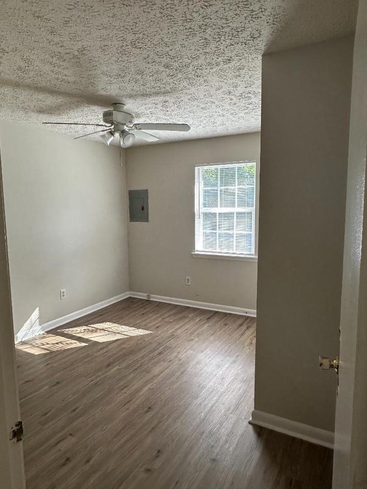 129 Grande Ave Apt 7 - Photo 5 of 9