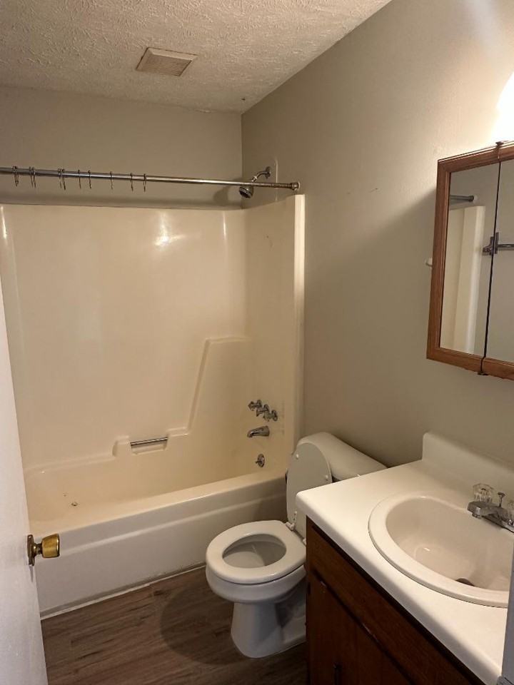 129 Grande Ave Apt 7 - Photo 6 of 9