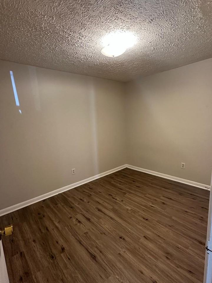 129 Grande Ave Apt 7 - Photo 7 of 9