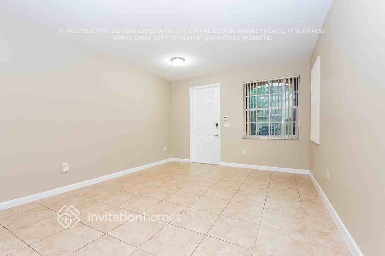 12999 Southwest 133rd Street - Photo 3 of 19